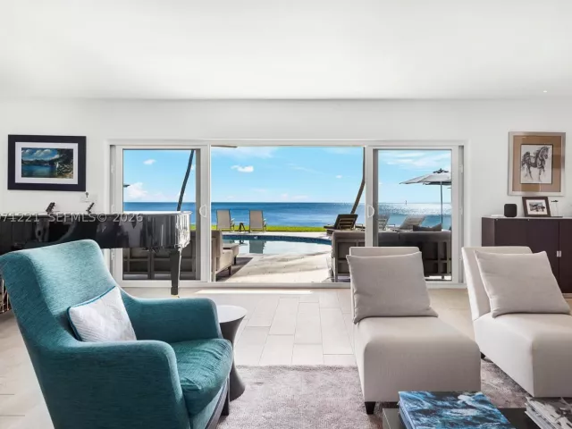 5-bedroom home for sale in Key Biscayne - 520 S Mashta Dr - MondialRealty