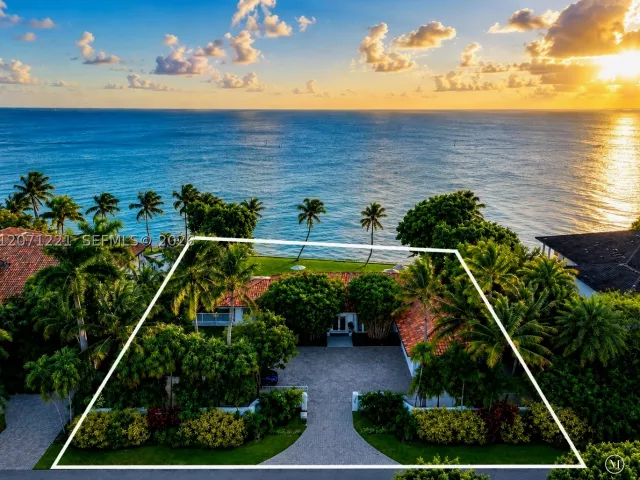 5-bedroom home for sale in Key Biscayne - 520 S Mashta Dr - MondialRealty