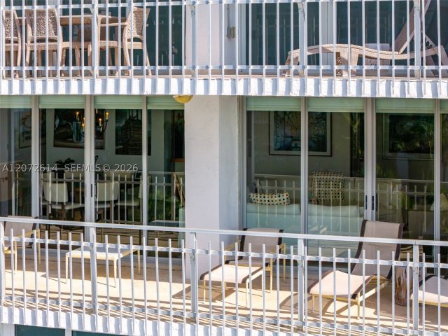 3-bedroom condo for sale in Key Biscayne - 600 Grapetree Dr 6BS - MondialRealty