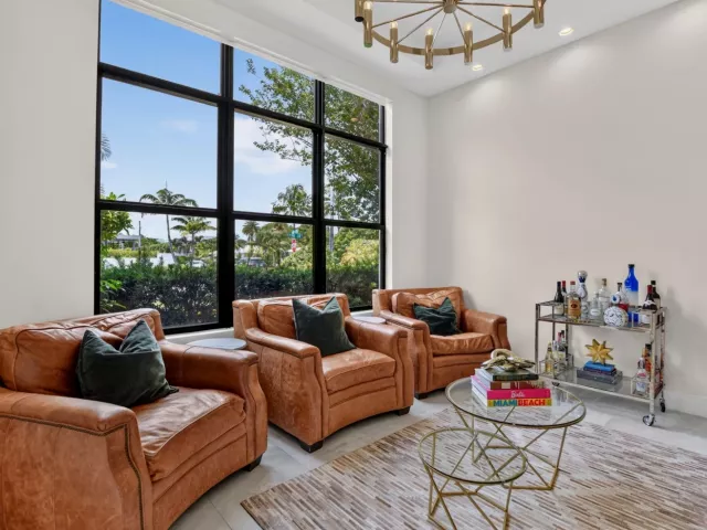 4-bedroom home for sale in Delray Beach - 512 LAKE Drive - MondialRealty
