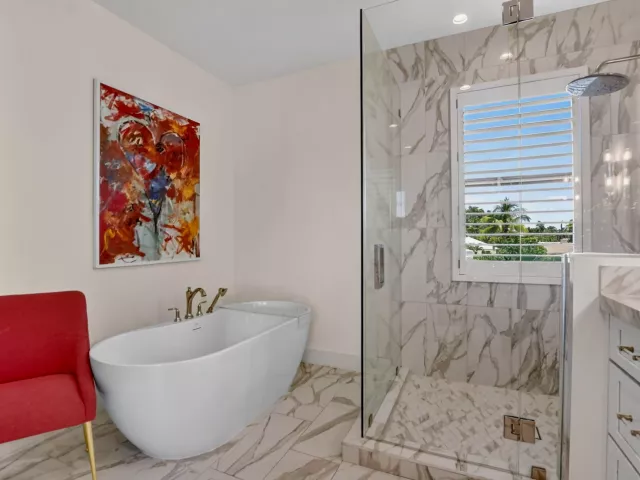4-bedroom home for sale in Delray Beach - 512 LAKE Drive - MondialRealty