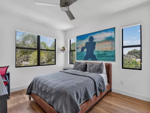 4-bedroom home for sale in Delray Beach - 512 LAKE Drive - MondialRealty