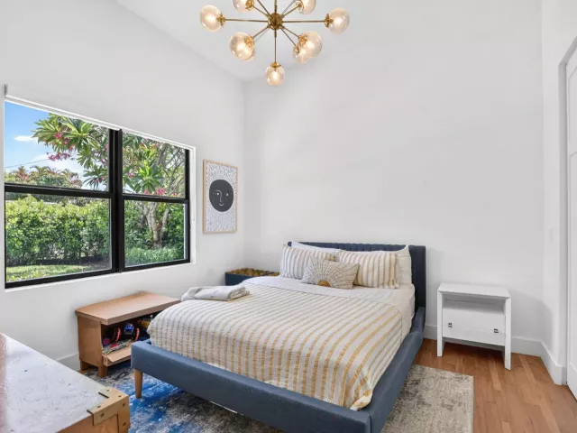 4-bedroom home for sale in Delray Beach - 512 LAKE Drive - MondialRealty