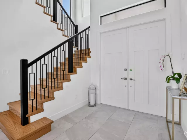 4-bedroom home for sale in Delray Beach - 512 LAKE Drive - MondialRealty