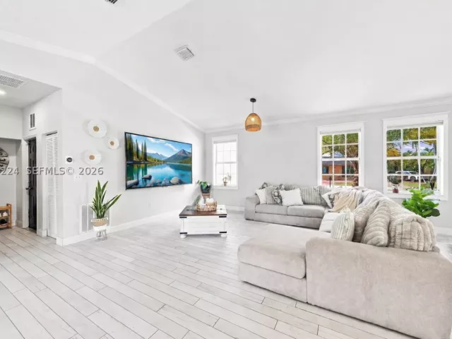 4-bedroom home for sale in Homestead - 18791 SW 356th St - MondialRealty
