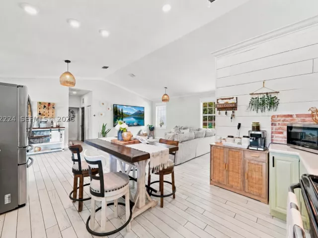 4-bedroom home for sale in Homestead - 18791 SW 356th St - MondialRealty