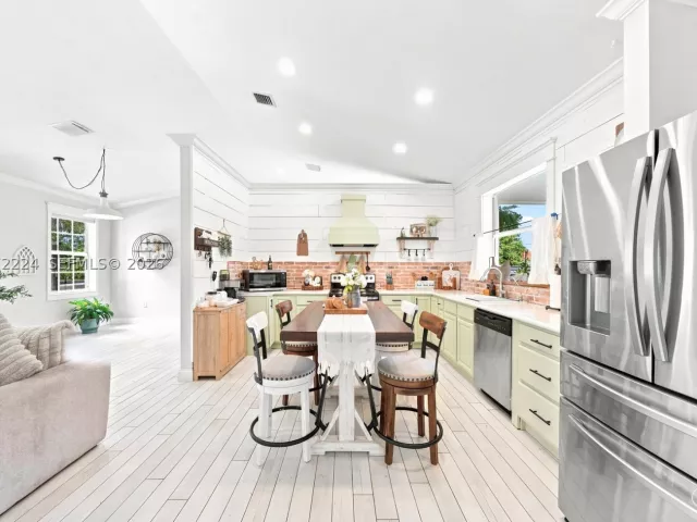 4-bedroom home for sale in Homestead - 18791 SW 356th St - MondialRealty