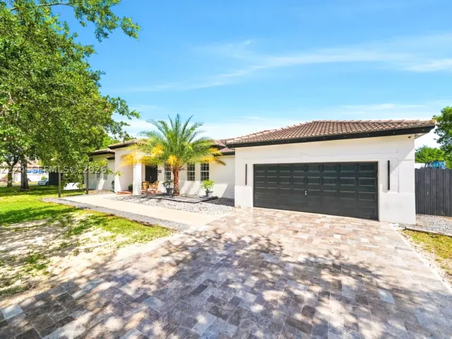 4-bedroom home for sale in Homestead - 18791 SW 356th St - MondialRealty
