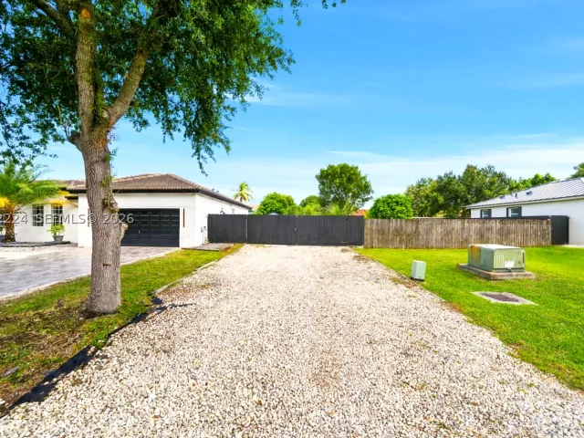 4-bedroom home for sale in Homestead - 18791 SW 356th St - MondialRealty