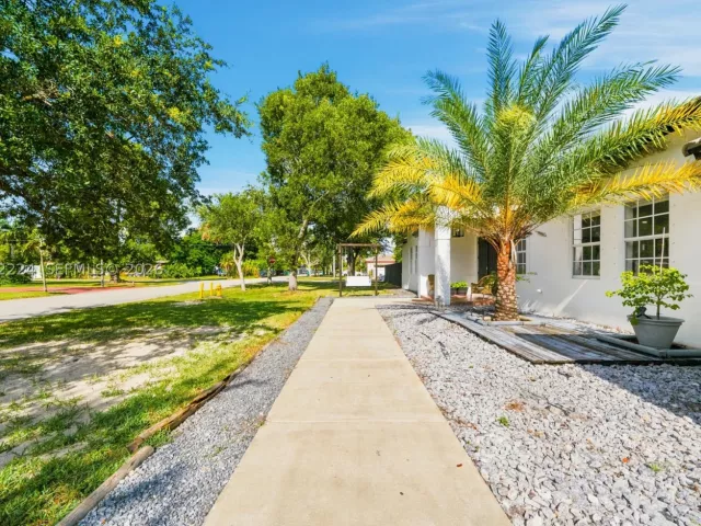 4-bedroom home for sale in Homestead - 18791 SW 356th St - MondialRealty