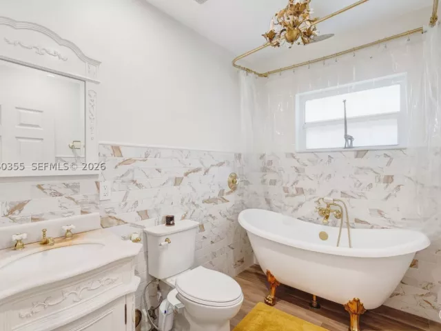 3-bedroom home for sale in Coral Gables - 815 Monterey St - MondialRealty