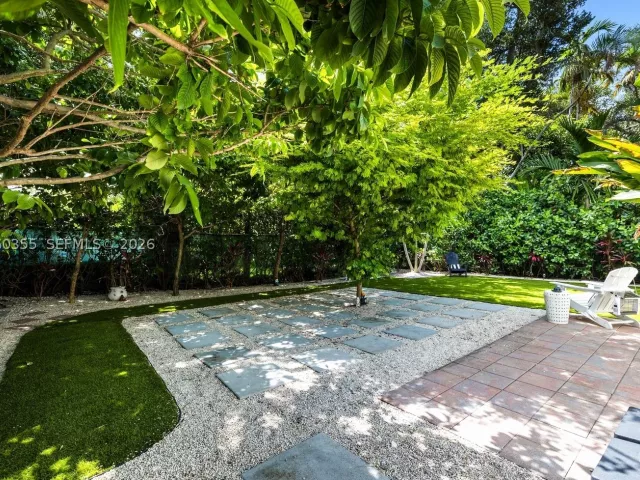 3-bedroom home for sale in Coral Gables - 815 Monterey St - MondialRealty