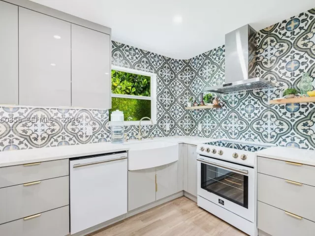 3-bedroom home for sale in Coral Gables - 815 Monterey St - MondialRealty