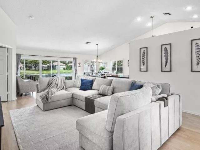 3-bedroom home for sale in Delray Beach - 5554 GRANDE PALM Circle - MondialRealty