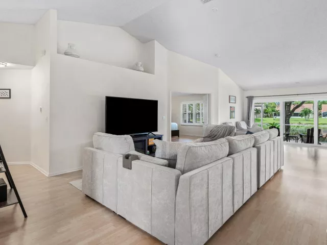 3-bedroom home for sale in Delray Beach - 5554 GRANDE PALM Circle - MondialRealty