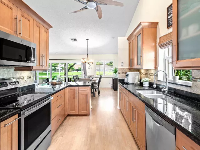 3-bedroom home for sale in Delray Beach - 5554 GRANDE PALM Circle - MondialRealty