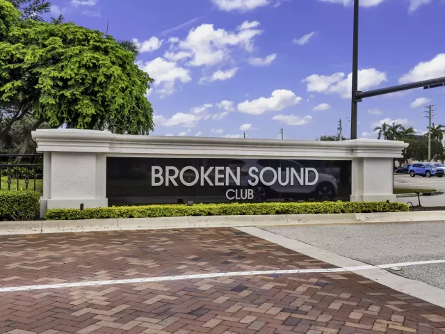 3-bedroom home for sale in Boca Raton - 2550 NW 52ND Street - MondialRealty