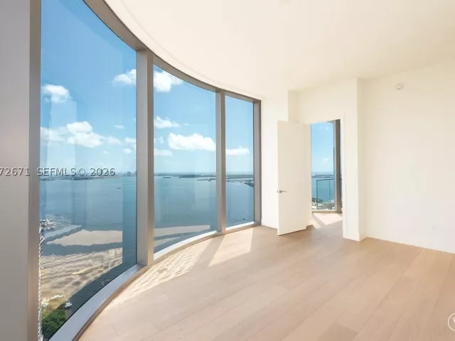 3-bedroom condo for rent in Miami - 175 SE 25th Rd 3504 - MondialRealty