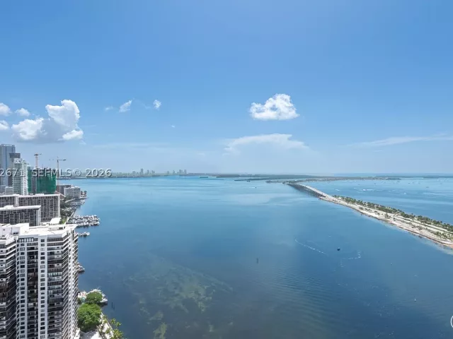 3-bedroom condo for rent in Miami - 175 SE 25th Rd 3504 - MondialRealty
