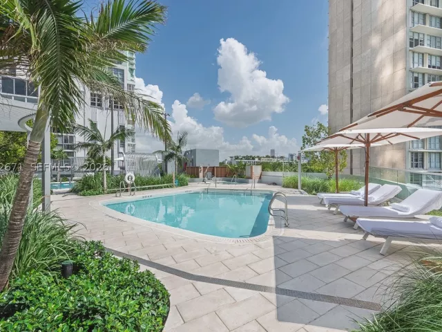 3-bedroom condo for rent in Miami - 175 SE 25th Rd 3504 - MondialRealty