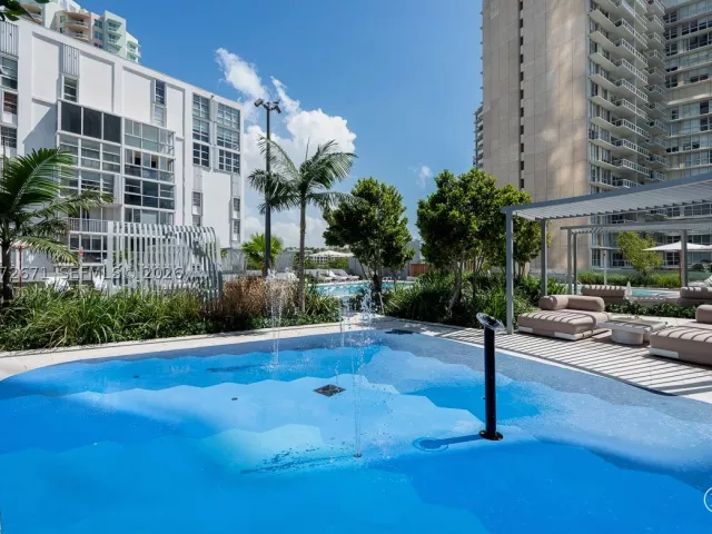 3-bedroom condo for rent in Miami - 175 SE 25th Rd 3504 - MondialRealty