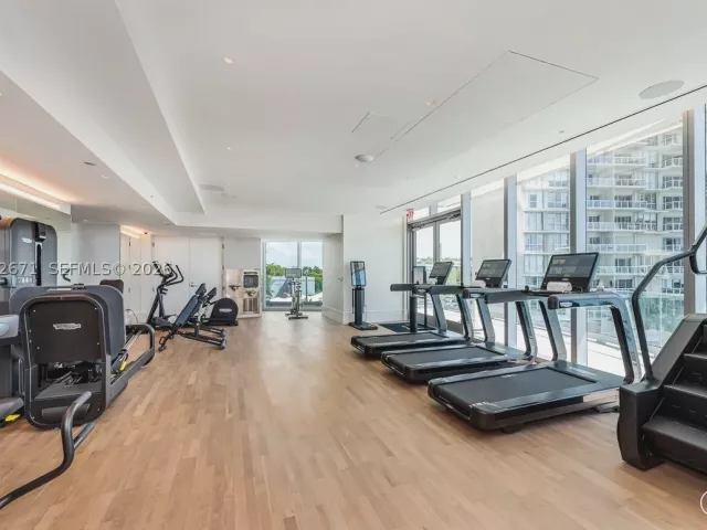 3-bedroom condo for rent in Miami - 175 SE 25th Rd 3504 - MondialRealty