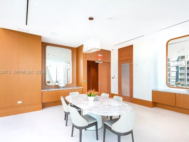 3-bedroom condo for rent in Miami - 175 SE 25th Rd 3504 - MondialRealty