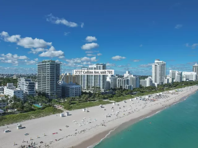 3-bedroom condo for sale in Miami Beach - 3737 Collins Ave S-701 - MondialRealty