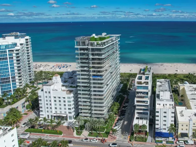 3-bedroom condo for sale in Miami Beach - 3737 Collins Ave S-701 - MondialRealty