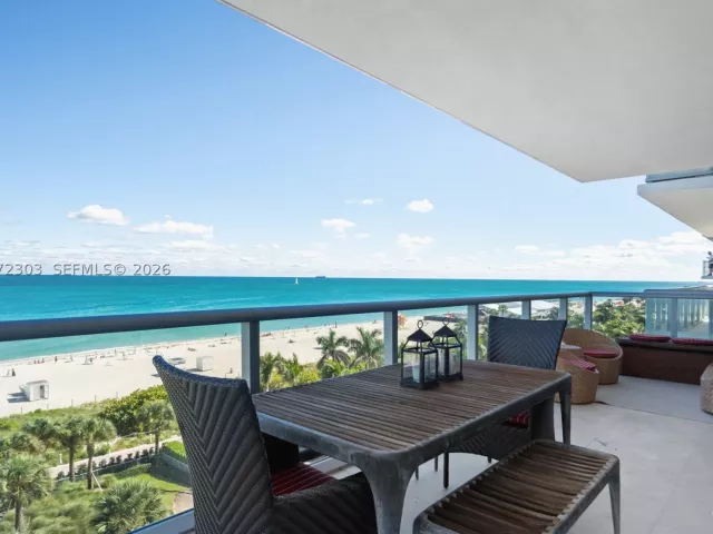 3-bedroom condo for sale in Miami Beach - 3737 Collins Ave S-701 - MondialRealty