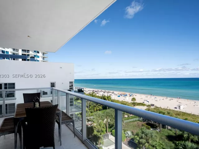 3-bedroom condo for sale in Miami Beach - 3737 Collins Ave S-701 - MondialRealty