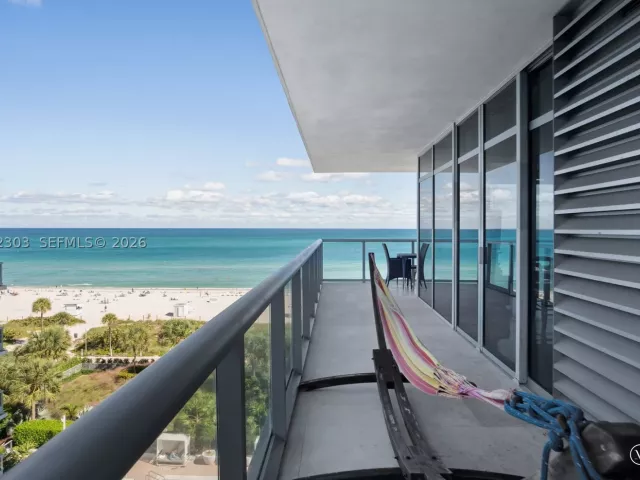3-bedroom condo for sale in Miami Beach - 3737 Collins Ave S-701 - MondialRealty