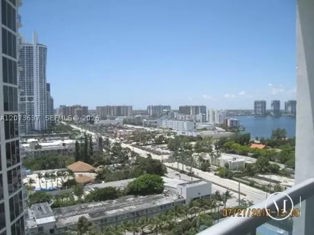 1-bedroom condo for sale in Sunny Isles Beach - 18683 Collins Ave 1709 - MondialRealty
