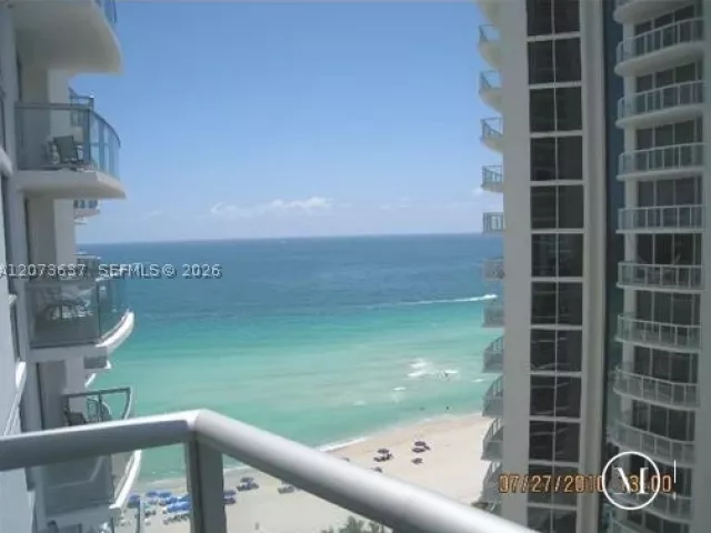 1-bedroom condo for sale in Sunny Isles Beach - 18683 Collins Ave 1709 - MondialRealty