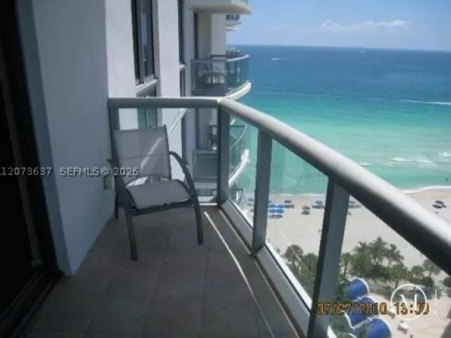 1-bedroom condo for sale in Sunny Isles Beach - 18683 Collins Ave 1709 - MondialRealty