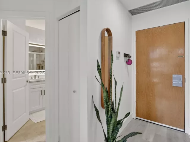 2-bedroom condo for rent in Aventura - 20185 E Country Club Dr 204 - MondialRealty