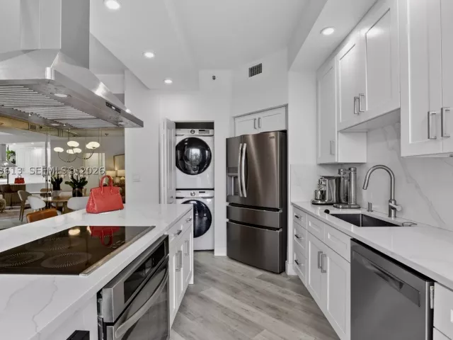 2-bedroom condo for rent in Aventura - 20185 E Country Club Dr 204 - MondialRealty