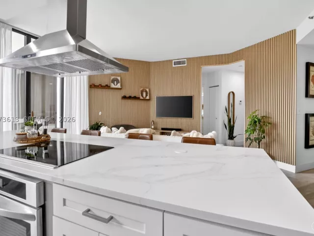 2-bedroom condo for rent in Aventura - 20185 E Country Club Dr 204 - MondialRealty