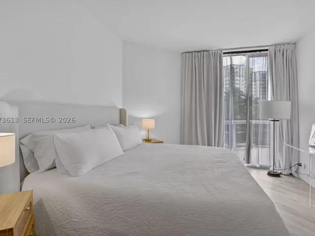 2-bedroom condo for rent in Aventura - 20185 E Country Club Dr 204 - MondialRealty