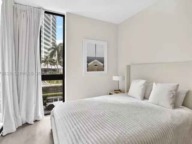 2-bedroom condo for rent in Aventura - 20185 E Country Club Dr 204 - MondialRealty