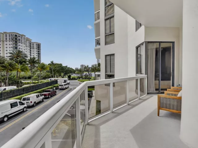 2-bedroom condo for rent in Aventura - 20185 E Country Club Dr 204 - MondialRealty