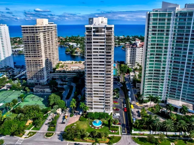 2-bedroom condo for rent in Aventura - 20185 E Country Club Dr 204 - MondialRealty