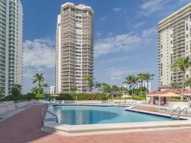 2-bedroom condo for rent in Aventura - 20185 E Country Club Dr 204 - MondialRealty