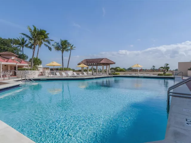 2-bedroom condo for rent in Aventura - 20185 E Country Club Dr 204 - MondialRealty