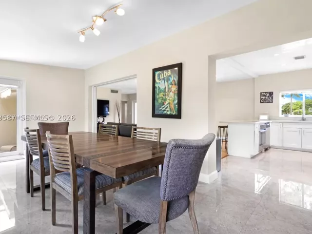 3-bedroom home for rent in Miami - 535 SW 39th Ave - MondialRealty