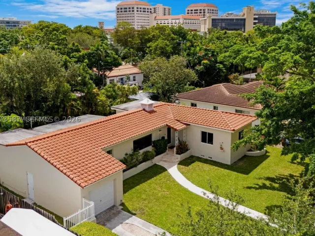3-bedroom home for rent in Miami - 535 SW 39th Ave - MondialRealty