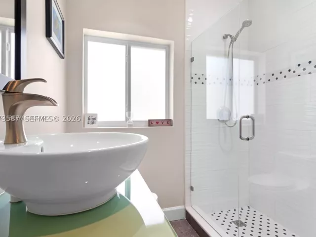3-bedroom home for rent in Miami - 535 SW 39th Ave - MondialRealty