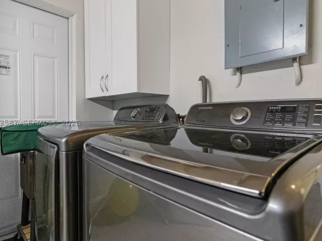 3-bedroom home for rent in Miami - 535 SW 39th Ave - MondialRealty