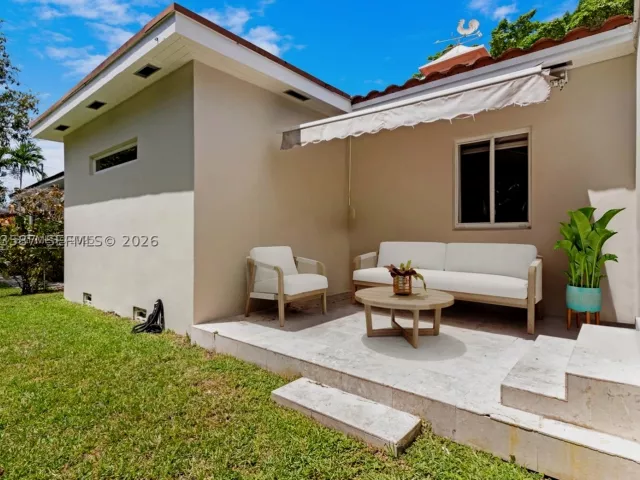 3-bedroom home for rent in Miami - 535 SW 39th Ave - MondialRealty