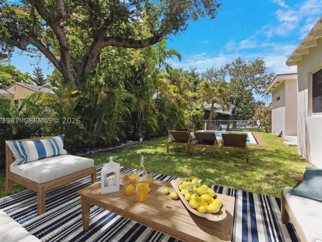 3-bedroom home for rent in Miami - 535 SW 39th Ave - MondialRealty